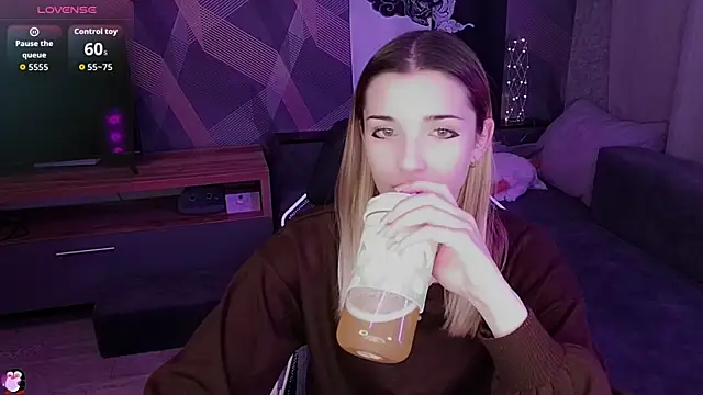 Sandy Belle online show from 12/04/25, 07:55