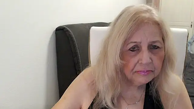 SusiLifeXXX online show from 05/06/26, 07:30