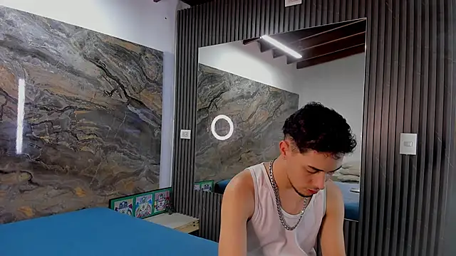 Snapshot of _Axel_09 chatting on 09/26/25, 04:16 Axel 09 online show from 09/26/25, 04:16