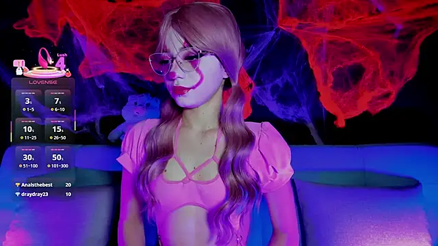 madiixwatson online show from 10/24/25, 10:44