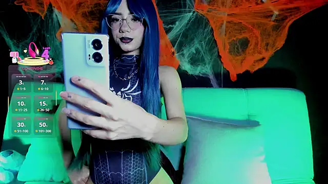 madiixwatson online show from 10/31/25, 10:16