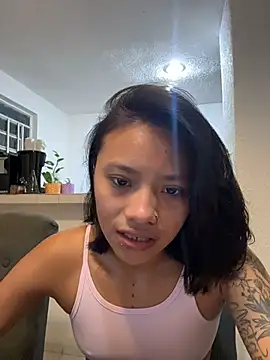 Snapshot of Nia_Desire chatting on 08/04/26, 06:16 Nia Desire online show from 08/04/26, 06:16