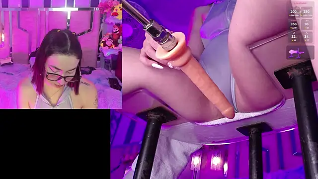 NicoleFerrel online show from 04/26/26, 02:48