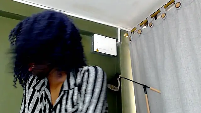 Evaa 18 online show from 09/16/25, 05:36