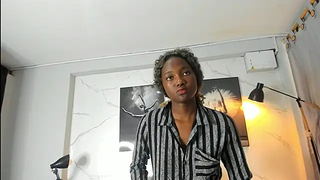 Evaa 18 online show from 11/01/25, 05:59