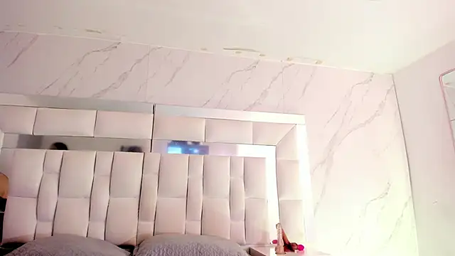 Snapshot of Maia_Park chatting on 02/26/26, 12:15 Maia Park online show from 02/26/26, 12:15