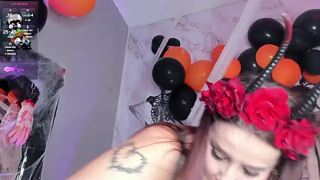 Snapshot of ErikaMontiel__ chatting on 10/12/25, 08:41 ErikaMontiel online show from 10/12/25, 08:41