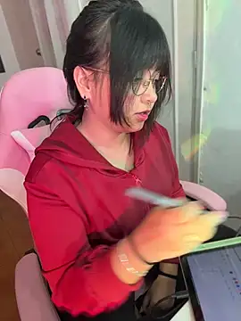 Lolii Zoe online show from 12/17/25, 08:26