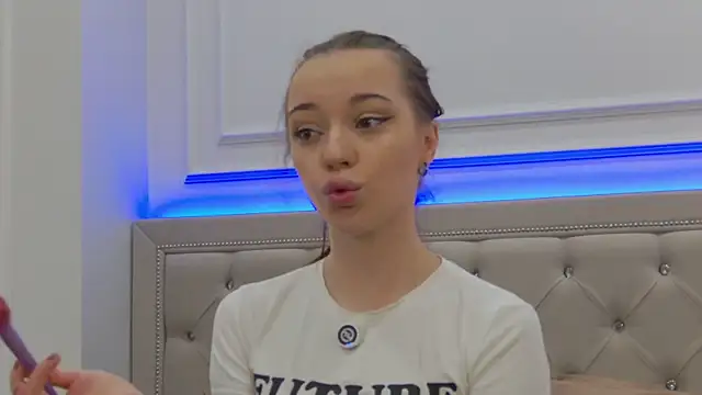 Snapshot of ZoeyNeal chatting on 03/20/26, 01:49 ZoeyNeal online show from 03/20/26, 01:49