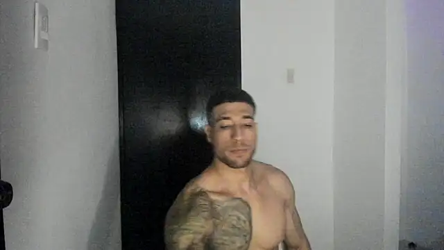 Snapshot of ThiagoLugo chatting on 05/20/26, 03:56 ThiagoLugo online show from 05/20/26, 03:56