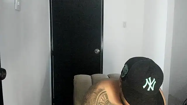 Snapshot of ThiagoLugo chatting on 05/28/26, 04:15 ThiagoLugo online show from 05/28/26, 04:15