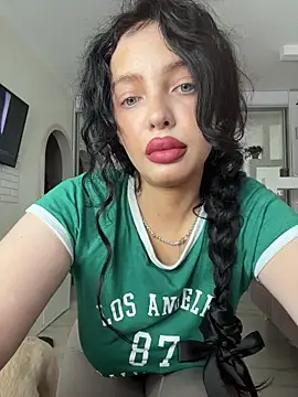 Hannah xBaby online show from 11/02/25, 10:06