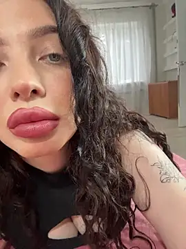 Hannah xBaby online show from 11/24/25, 10:48