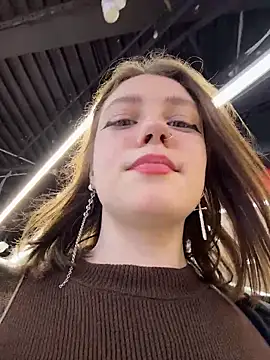 lucy-joy online show from 12/04/25, 10:24