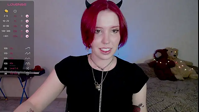 Snapshot of Ruby_Flame chatting on 10/25/25, 08:25 Ruby Flame online show from 10/25/25, 08:25