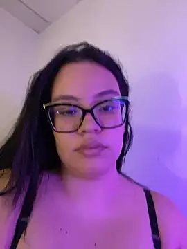 Emily Taylor2 online show from 10/22/25, 02:23