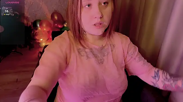 Snapshot of NaomiRey1 chatting on 01/17/26, 04:33 NaomiRey1 online show from 01/17/26, 04:33