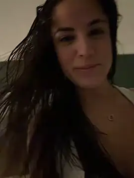 Snapshot of heyitsmadig chatting on 10/08/25, 11:19 heyitsmadig online show from 10/08/25, 11:19