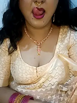 Snapshot of Niharika555 chatting on 07/28/26, 04:16 Niharika555 online show from 07/28/26, 04:16