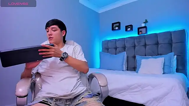 Ares di martin online show from 11/28/25, 05:32