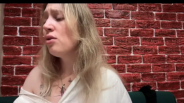 CitrusBlissss online show from 10/22/25, 02:17