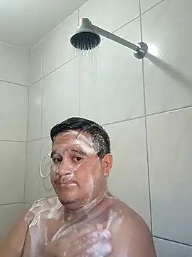 Snapshot of reguetones92 chatting on 10/18/25, 05:57 reguetones92 online show from 10/18/25, 05:57