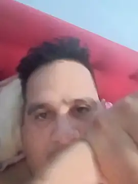 Snapshot of reguetones92 chatting on 03/22/26, 08:12 reguetones92 online show from 03/22/26, 08:12