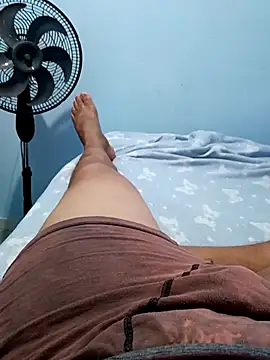 Snapshot of reguetones92 chatting on 03/23/26, 06:34 reguetones92 online show from 03/23/26, 06:34