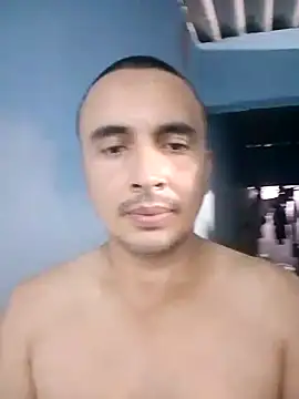 Snapshot of miroqui143 chatting on 01/13/26, 10:15 miroqui143 online show from 01/13/26, 10:15