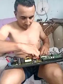 Snapshot of miroqui143 chatting on 02/19/26, 02:24 miroqui143 online show from 02/19/26, 02:24