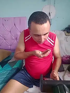 Snapshot of miroqui143 chatting on 03/14/26, 04:23 miroqui143 online show from 03/14/26, 04:23