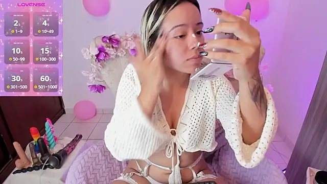 Nataliahenao69 online show from 10/27/25, 02:10