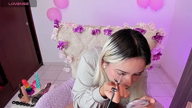 Nataliahenao69 online show from 11/04/25, 03:11