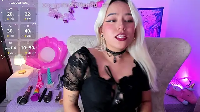 Nataliahenao69 online show from 05/10/26, 10:15