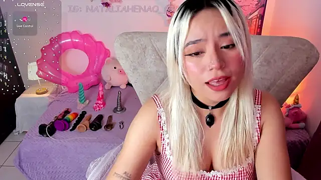 Snapshot of Nataliahenao69 chatting on 05/17/26, 08:05 Nataliahenao69 online show from 05/17/26, 08:05