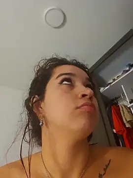 Snapshot of Vivi_Jacko chatting on 02/27/26, 02:55 Vivi Jacko online show from 02/27/26, 02:55