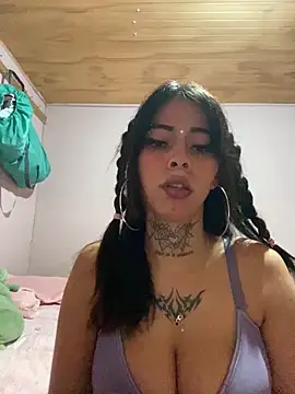 Snapshot of kiittyselenita chatting on 05/07/26, 02:06 kiittyselenita online show from 05/07/26, 02:06