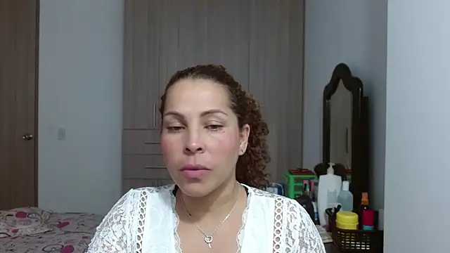 Snapshot of Yanis_Ariel12 chatting on 01/06/26, 09:18 Yanis Ariel12 online show from 01/06/26, 09:18