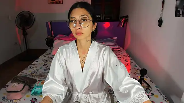 Anais lux online show from 06/06/26, 11:53