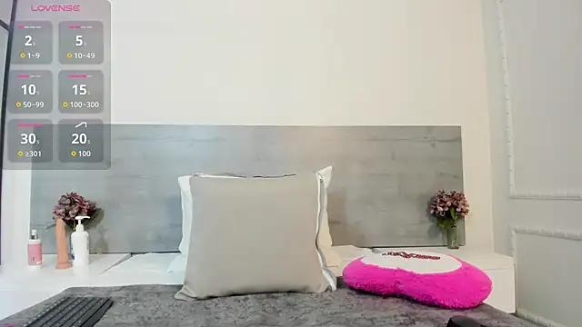 sunnyWhitee online show from 09/11/25, 07:14