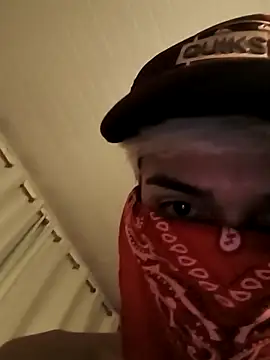 Snapshot of leonardo9348 chatting on 10/03/25, 02:52 leonardo9348 online show from 10/03/25, 02:52