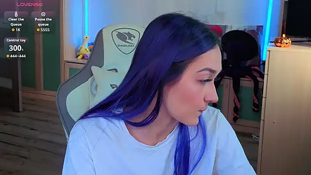 Im suka online show from 10/31/25, 04:46