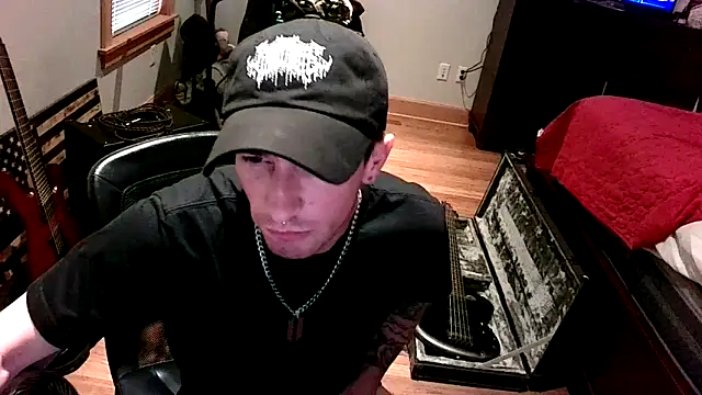 Snapshot of LEVIATHANX666 chatting on 03/04/26, 06:25 LEVIATHANX666 online show from 03/04/26, 06:25