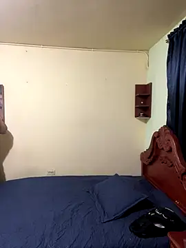 Snapshot of MaxDell chatting on 09/09/25, 12:32 MaxDell online show from 09/09/25, 12:32