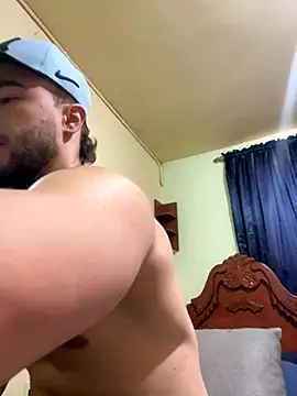 Snapshot of MaxDell chatting on 09/21/25, 07:26 MaxDell online show from 09/21/25, 07:26