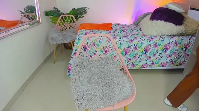 LusyKitty online show from 10/23/25, 03:33