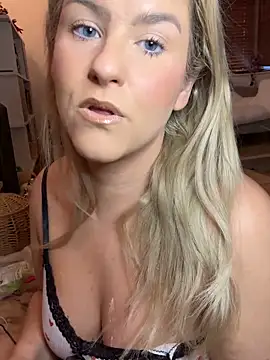 Charleigh xx online show from 10/17/25, 09:56