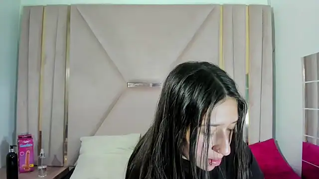 venusmorgan online show from 09/17/25, 04:30