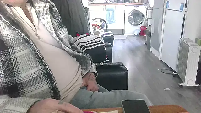 hefin18 online show from 01/24/25, 01:57