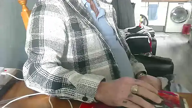 hefin18 online show from 01/26/25, 12:54